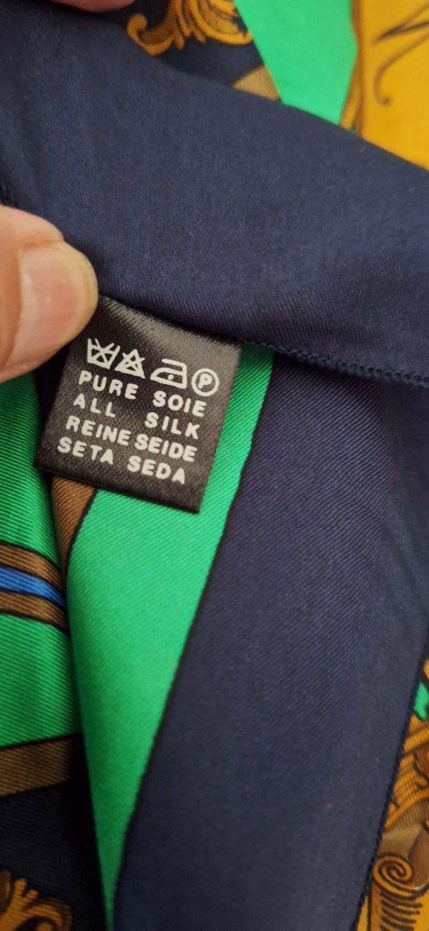 Foulards, Tücher & Schals: Foulard Vintage en soie – Gebraucht aus St-Triphon von Jldr0 4