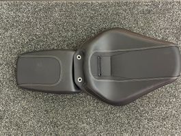 Harley-Davidson Sitzbank / Sattel zu Softail Breakout