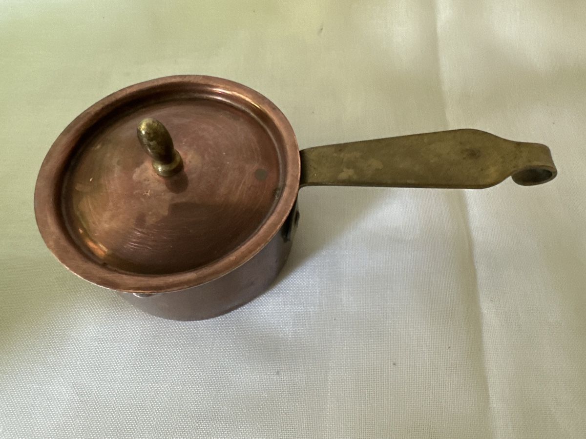 Padelle: Antikes Kupferpfännchen mit Deckel & Messinggriff Vintage  – Usato da Zürich venduto da Chaeffeler