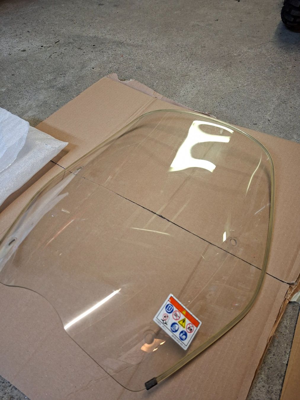 Tutti pezzi di ricambio per scooter: Original Honda SH 125 i Windschild – Usato da luzern venduto da you_wont_regret_it