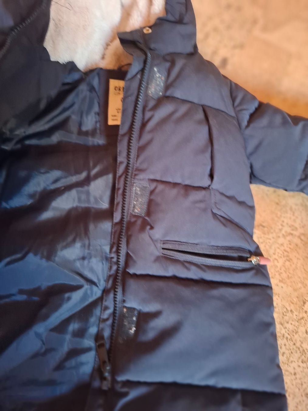 C&A Vestes & Manteaux: Kinder Wintermantel dunkelblau Grösse 92 – D'occasion à Galgenen par 27hours 1