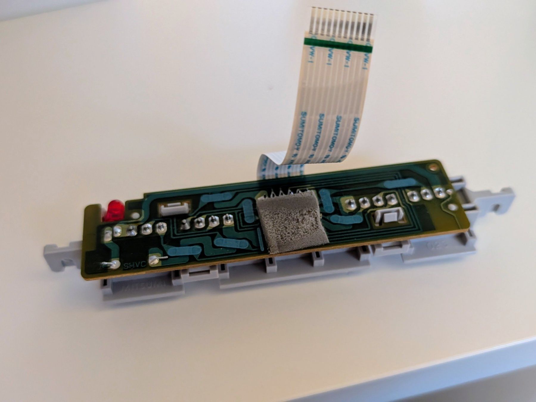 Nintendo Console: Super Nintendo Controller Port - Original Ersatzteil – Usato da Oftringen venduto da RetroMister 1