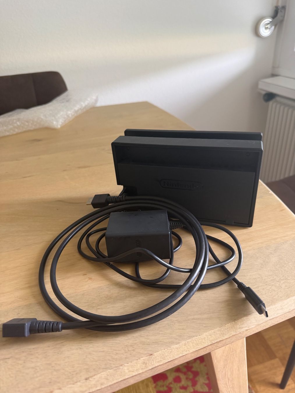 Docking station: Nintendo Switch TV Dock + 2 Controller – D'occasion à Meggen par Smikopiko 3