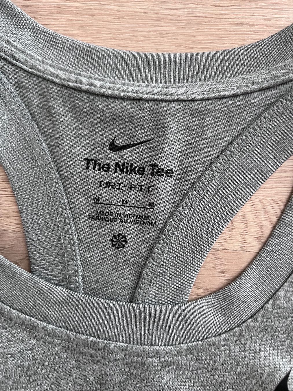 Nike Tops: NIKE PERFORMANCE TANK - TOP GR.M 3 Stück – Neu (gemäss Beschreibung) aus Kaltbrunn von .-Chantally-. 2