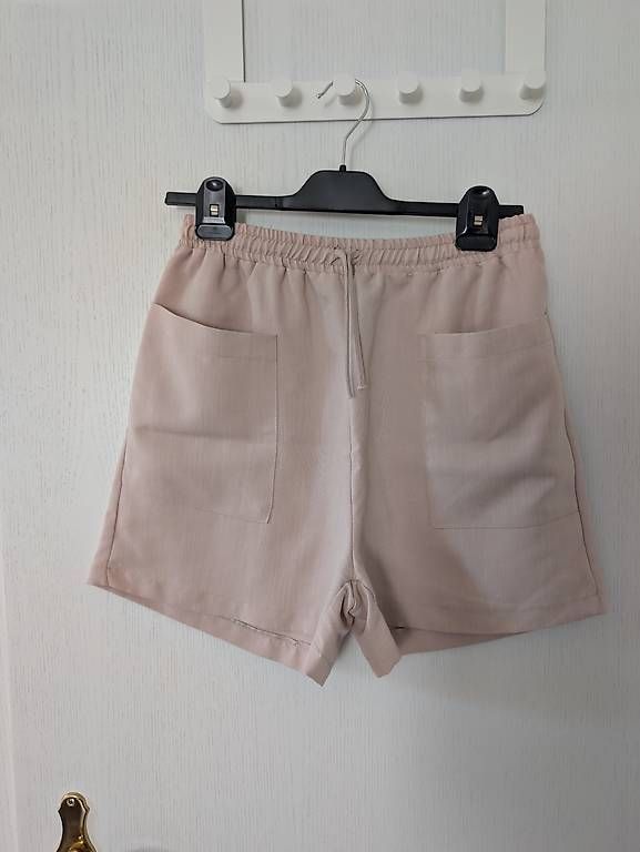 Hosen: Kurze Shorts Lachfarben – Gebraucht aus Erschwil von andora00