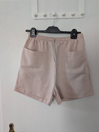Kurze Shorts Lachfarben