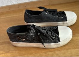Graue Sneaker mit weißer Sohle, Größe 39 – wie neu!