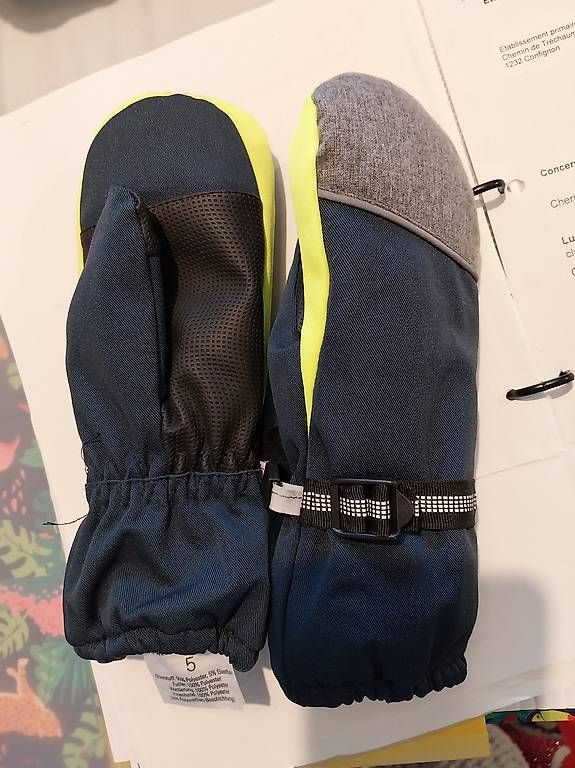 Guanti: Moufles enfant Inoc, neuves – Nuovo e nell'imballaggio originale da Confignon venduto da dou_76gz