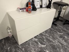 Sideboard weiss mit Stauraum modern guter Zustand stabil