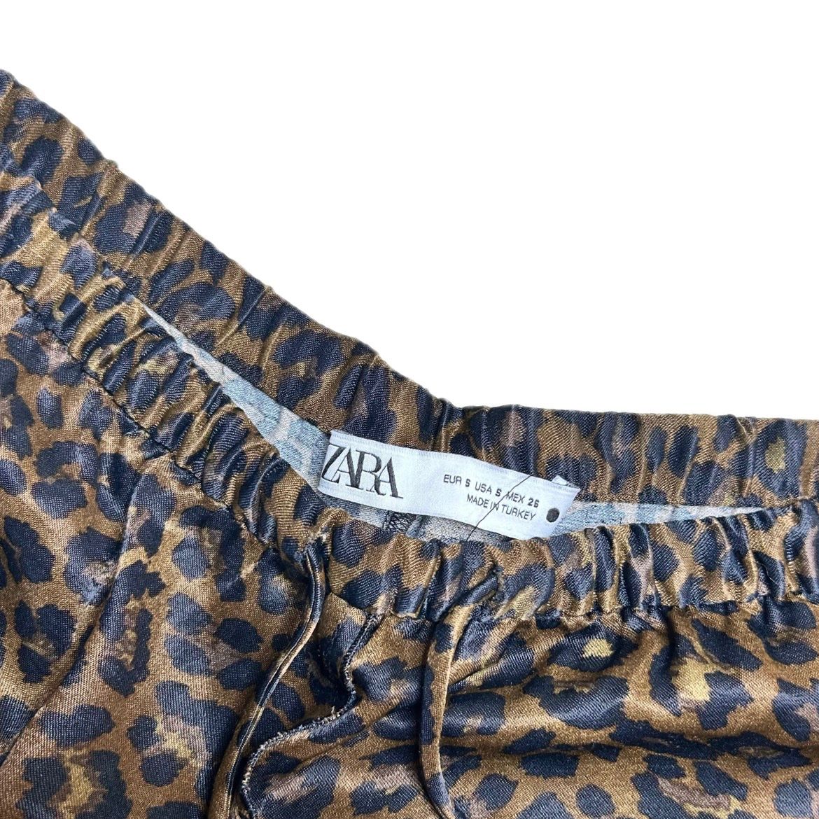 Zara Gonne: Zara Skirt with Leopard Print – Usato da St. Gallen venduto da look-twice 2