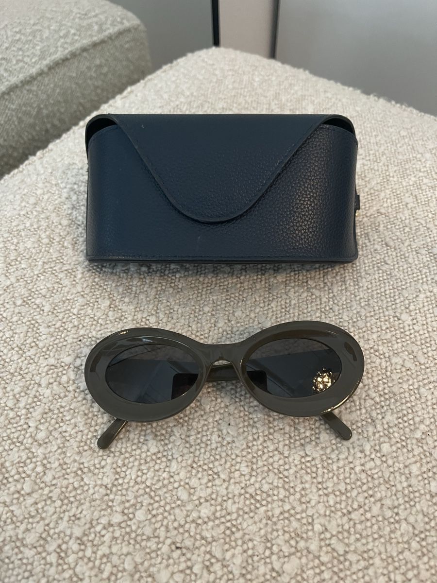 Loewe Occhiali & Lenti: Elegante Loewe Sonnenbrille mit Etui – Usato da Horgen venduto da JPR911