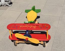 Retro Holz-Rutschflugzeug / Kinderfahrzeug aus Holz