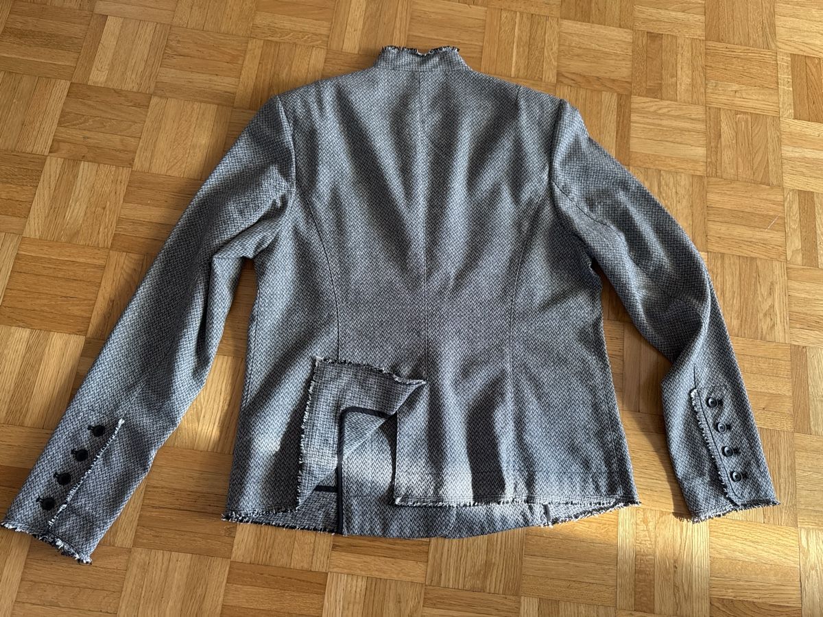 Nile Jacken: NILE Collared Light Jacket M/L – Gebraucht aus Fällanden von emi_x6xw 4
