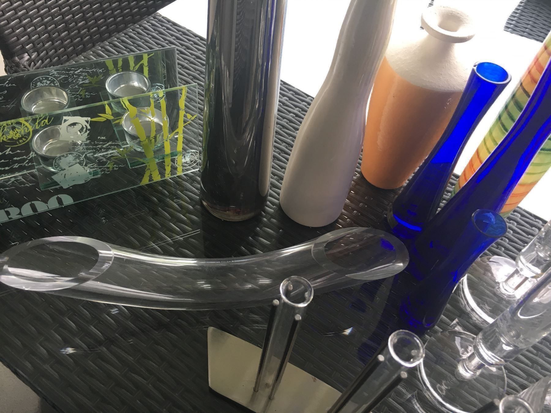 Vase & Récipients: 15 Verschiedene Vasen aus Glas & Kerzenständer – D'occasion à Fällanden par LetiRobi 2