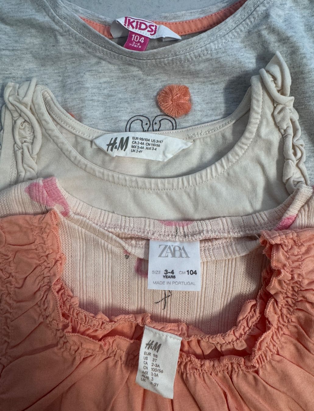 Lotti & Set di vestiti: Mädchen Shirts Grösse 98/104 – Usato da Bonaduz venduto da lut_6rts 1