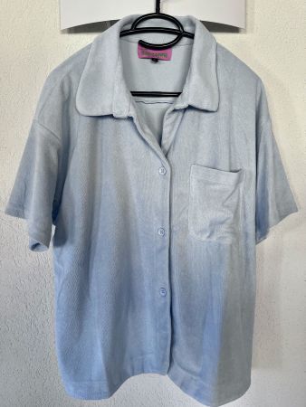 Damen Hemd hellblau Grösse L mit Kragen und Knopfleiste
