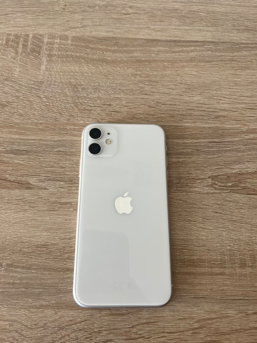 Apple Portables: iPhone 11 Bildschirmdefekt – Défectueux à Rorschacherberg par pol_2pw7 5