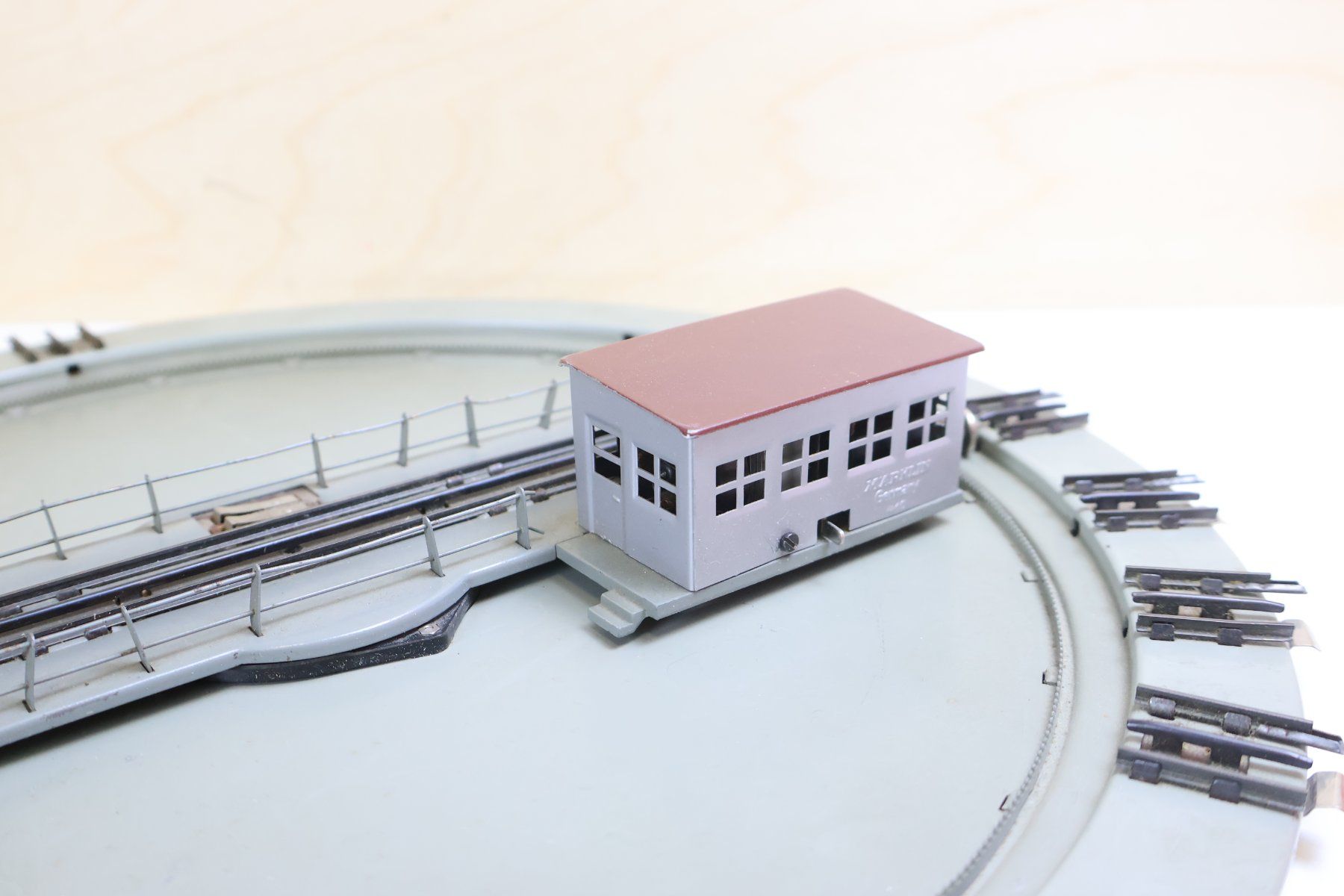 Märklin Modelleisenbahnen: Märklin Elektro Drehscheibe 7186  - H0 – Gebraucht aus Winterthur von Monstera 2