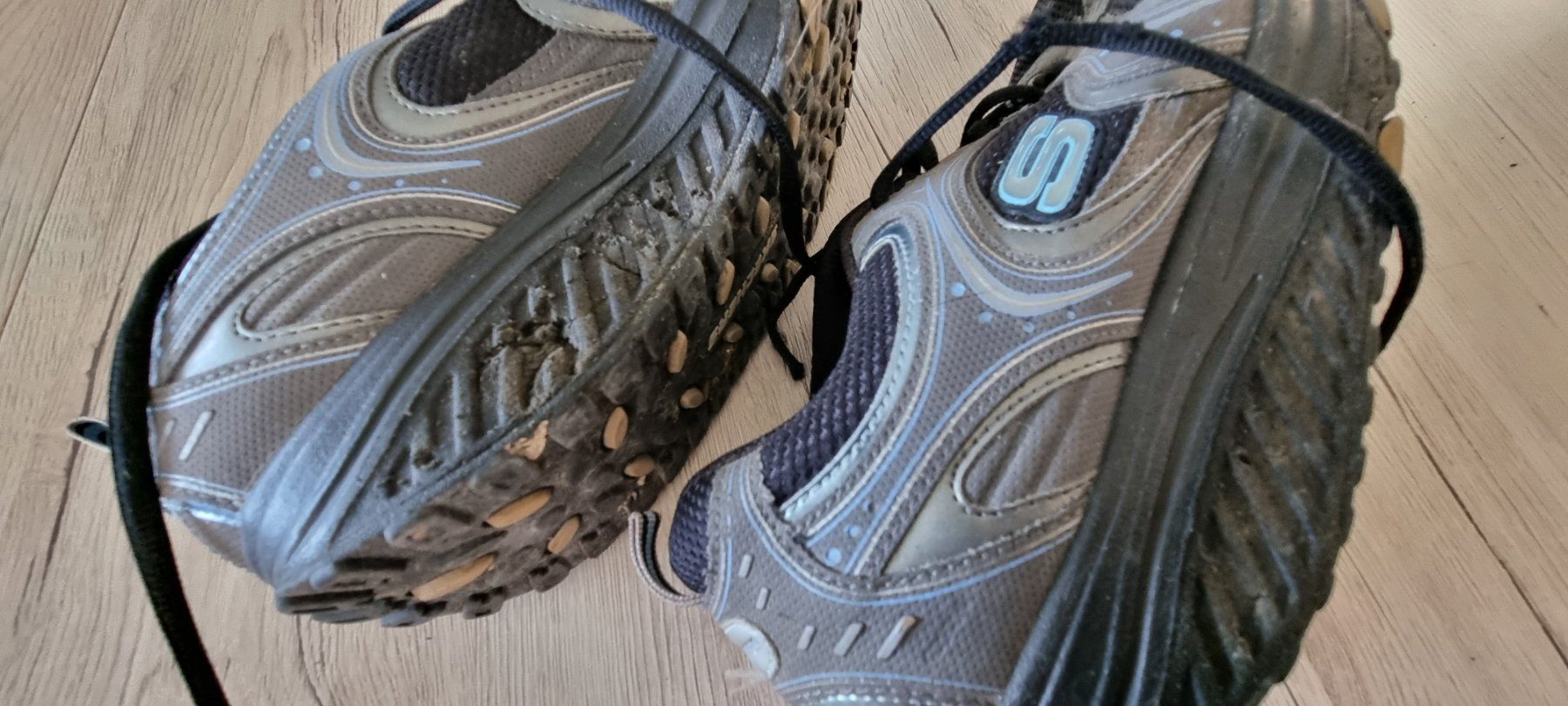 Scarpe da donna: Shape-ups SKECHERS Schuhe gr.39 – Difettoso da Grossdietwil venduto da GNOM313 3