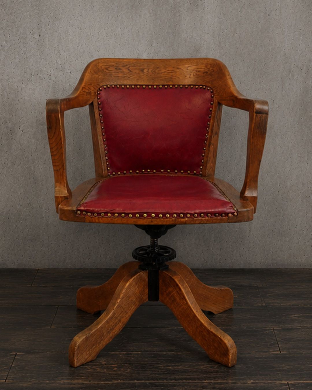 Horgen Glarus Stühle: CHAISE DE BUREAU HORGEN-GLARUS – Gebraucht aus Moutier von Vintage-signature 4