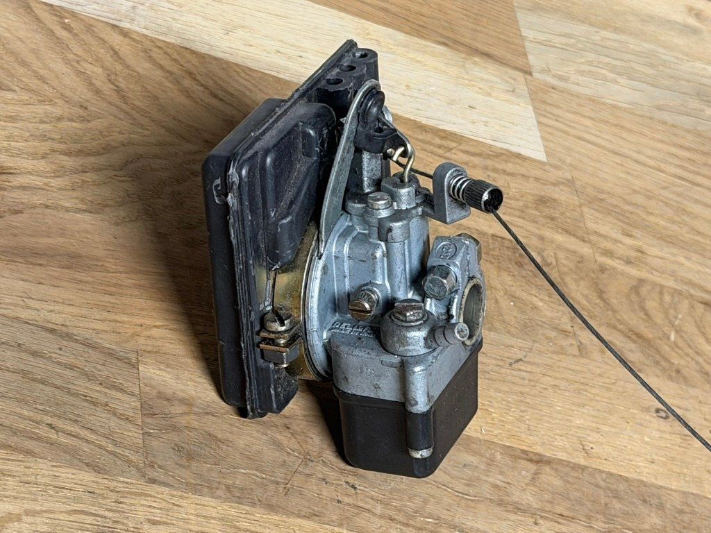 Parti ricambio per ciclomotori: Vergaser Dellorto 12:12 original mit Luftfilter Piaggio Si – Usato da Bolken venduto da si.x.las