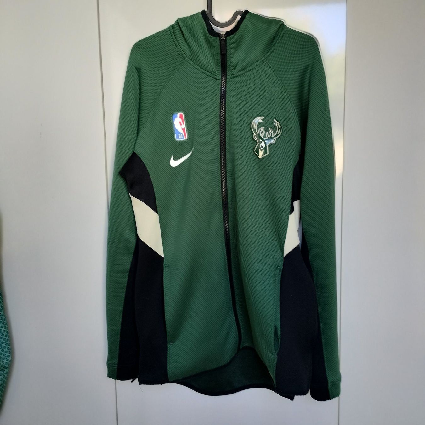 Maglioni & Felpe: NBA MILWAUKEE BUCKS THERMO SWEATSHIRT // Gr. S – Usato da Bern venduto da SportsMemos
