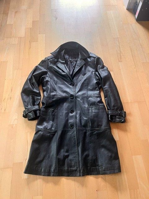 Manteaux: Essential Damen-Ledermantel schwarz 100 % Echtleder – D'occasion à Walzenhausen par Jana013 1