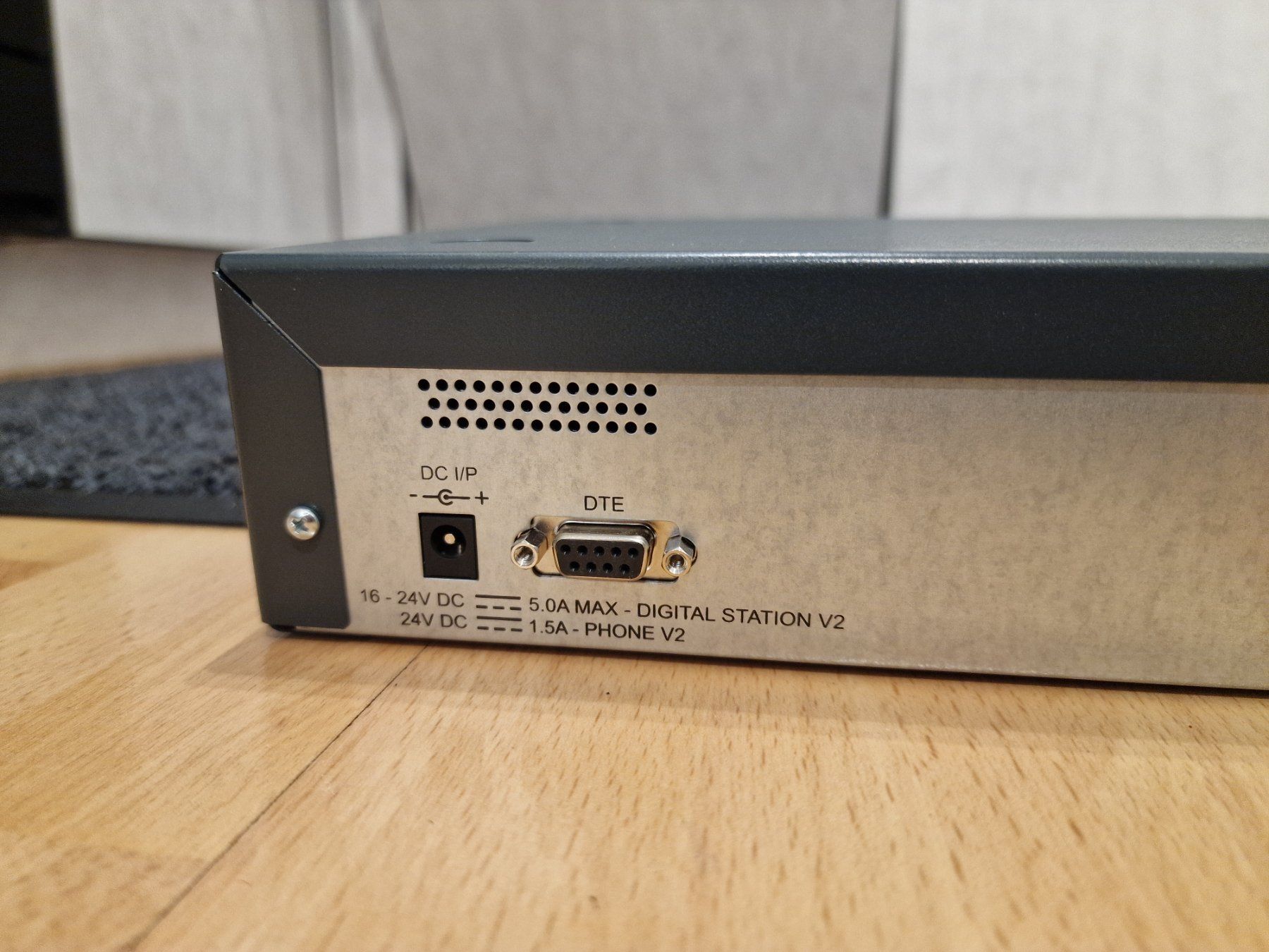 Avaya Telefoni: Avaya IP Office IP500 inkl. Modul – Usato da Buchrain venduto da Sssschaller 3