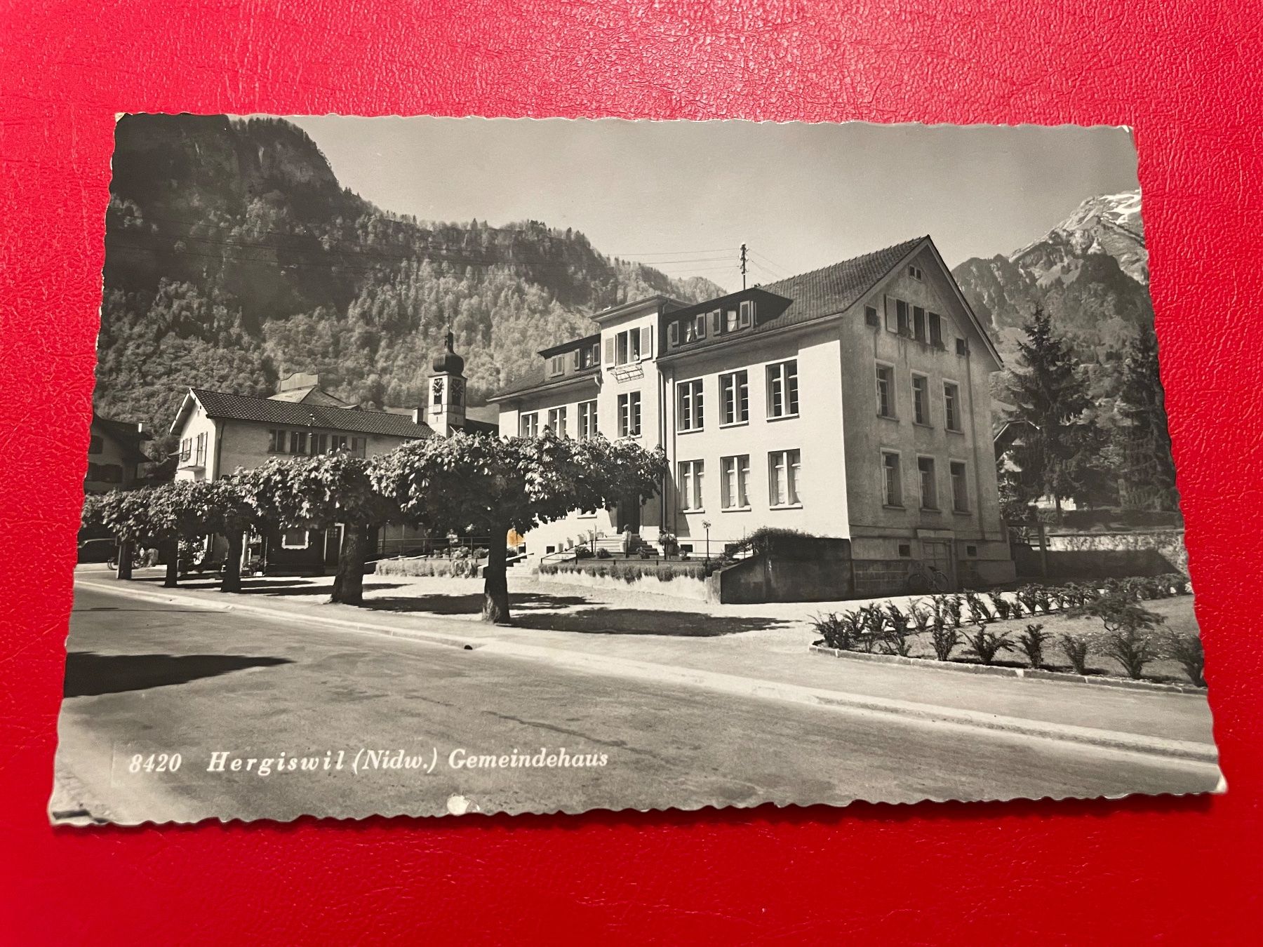 Cartoline postali: 1953 / Hergiswil Gemeindehaus – Usato da St-Légier-La Chiésaz venduto da Theo005