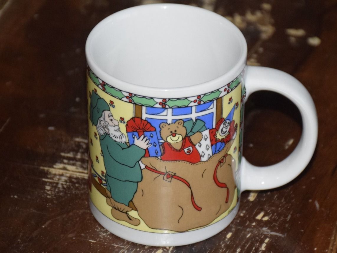 Tassen: Weihnachtstassen Set 4 Stk. – Gebraucht aus Wetzikon ZH von Wetzicardo25 2