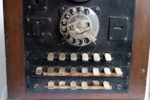 Telefoni: Telefon Mess - und Prüfstation von 1930 – Difettoso da Himmelried venduto da Monetron 2