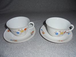 2 Teetassen mit Unterteller Blumenmuster, "Langenthal"