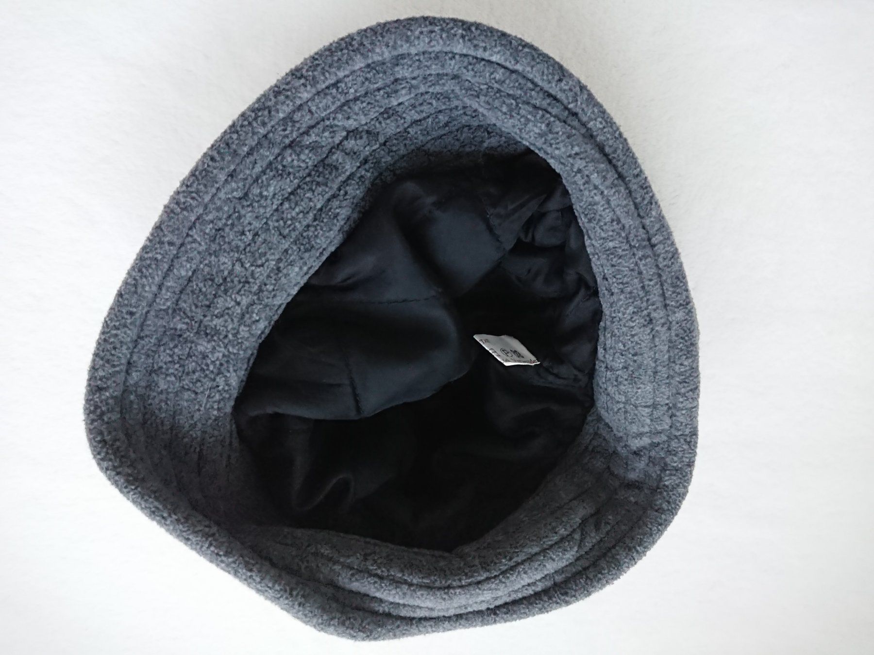 Copricapi, berretti & cappellini: Damen Hut Mütze Grau - Polyester – Usato da Hallau venduto da CHACLA 1