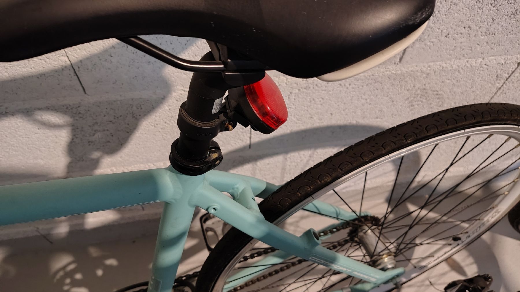 Vélos: Vélo turquoise equipé système freinage à rétropédalage – D'occasion à Puidoux par Sophia70 3