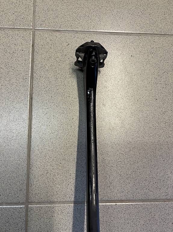 Pinarello Pezzi di ricambio: Tige de selle carbone MOST - Pinarello – Usato da Poliez-le-Grand venduto da Ced83 1