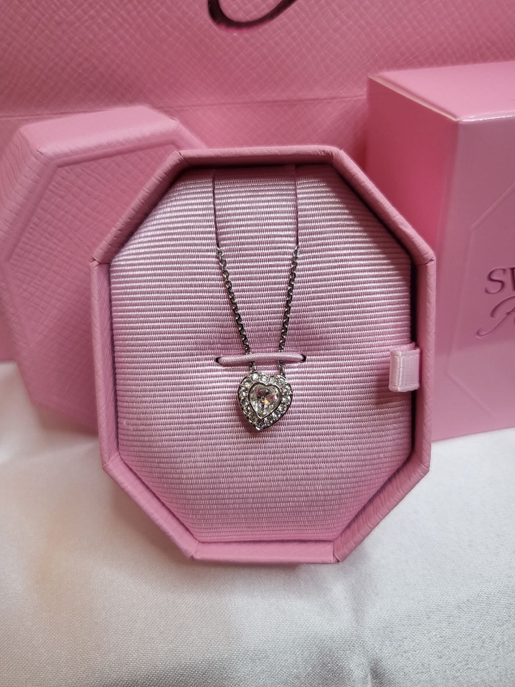 Swarovski Catenine: Swarovski Ariana Grande Halskette  – Nuovo (secondo la descrizione) da Hellbühl venduto da d.d.d.125 1
