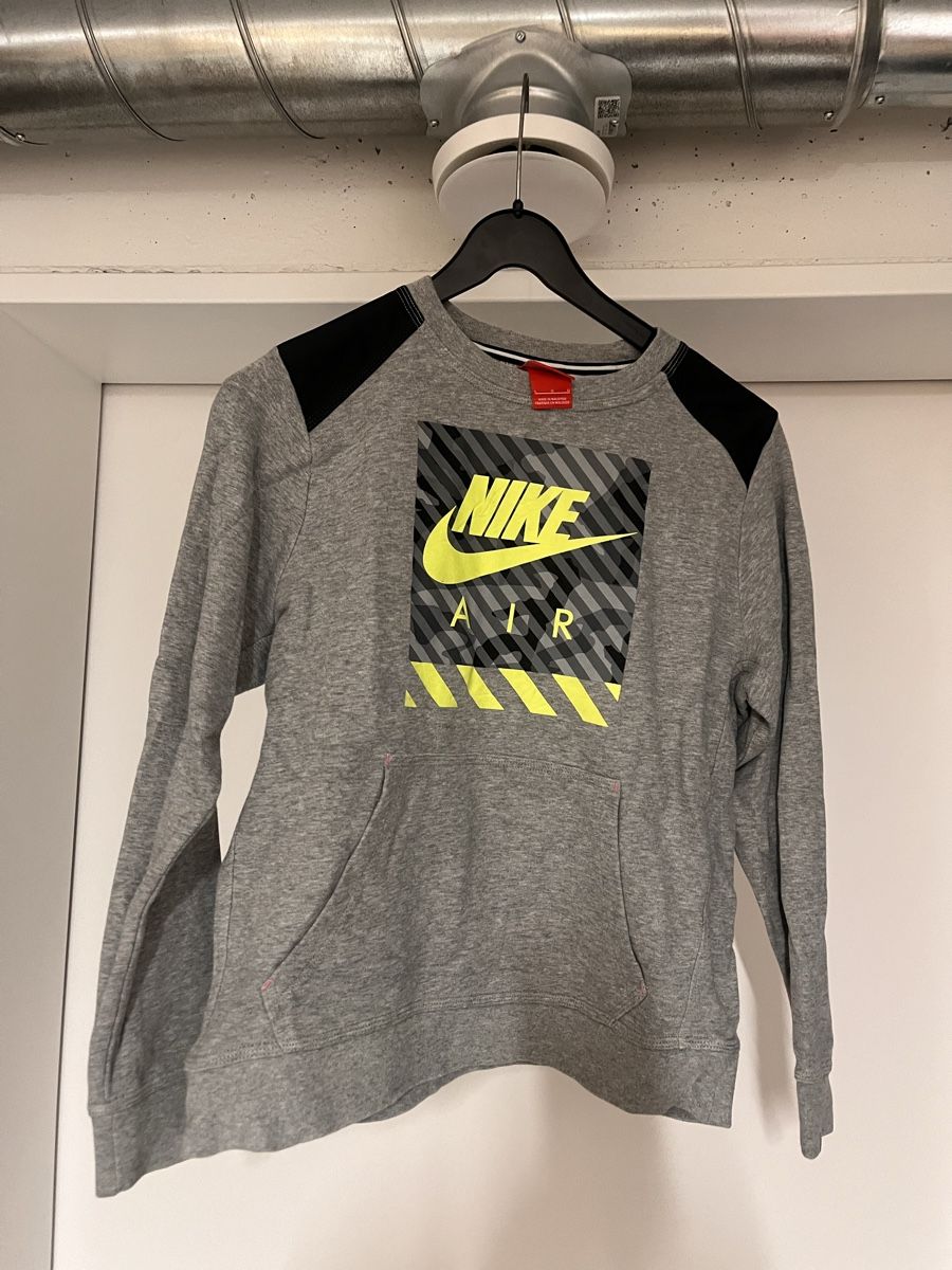 Nike Maglioni & Felpe: Nike Vintage Pullover Gr. S – Usato da Pfäffikon ZH venduto da Restore-Me