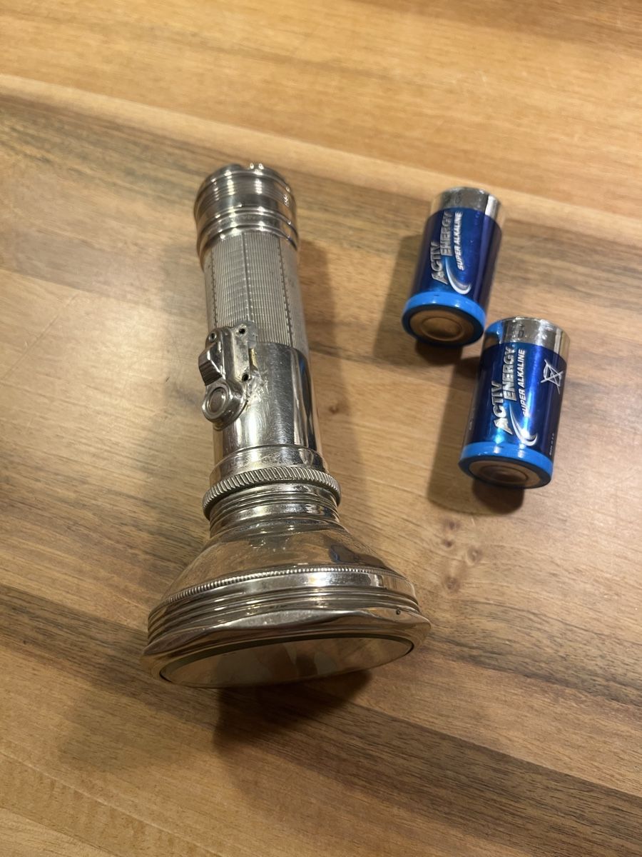 Lampade: Antike Taschenlampe " Made in Hongkong" – Usato da Würenlos venduto da KLG_3TBs 9