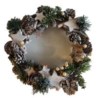 Weinachts-Adventskranz mit Naturmaterialien