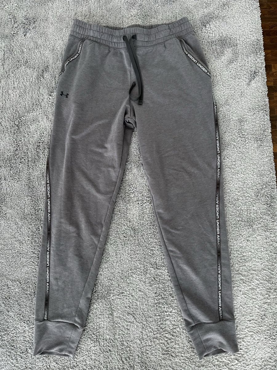 Hosen: Under Armor Trainerhosen – Neu (gemäss Beschreibung) aus Winterthur von su_4assd