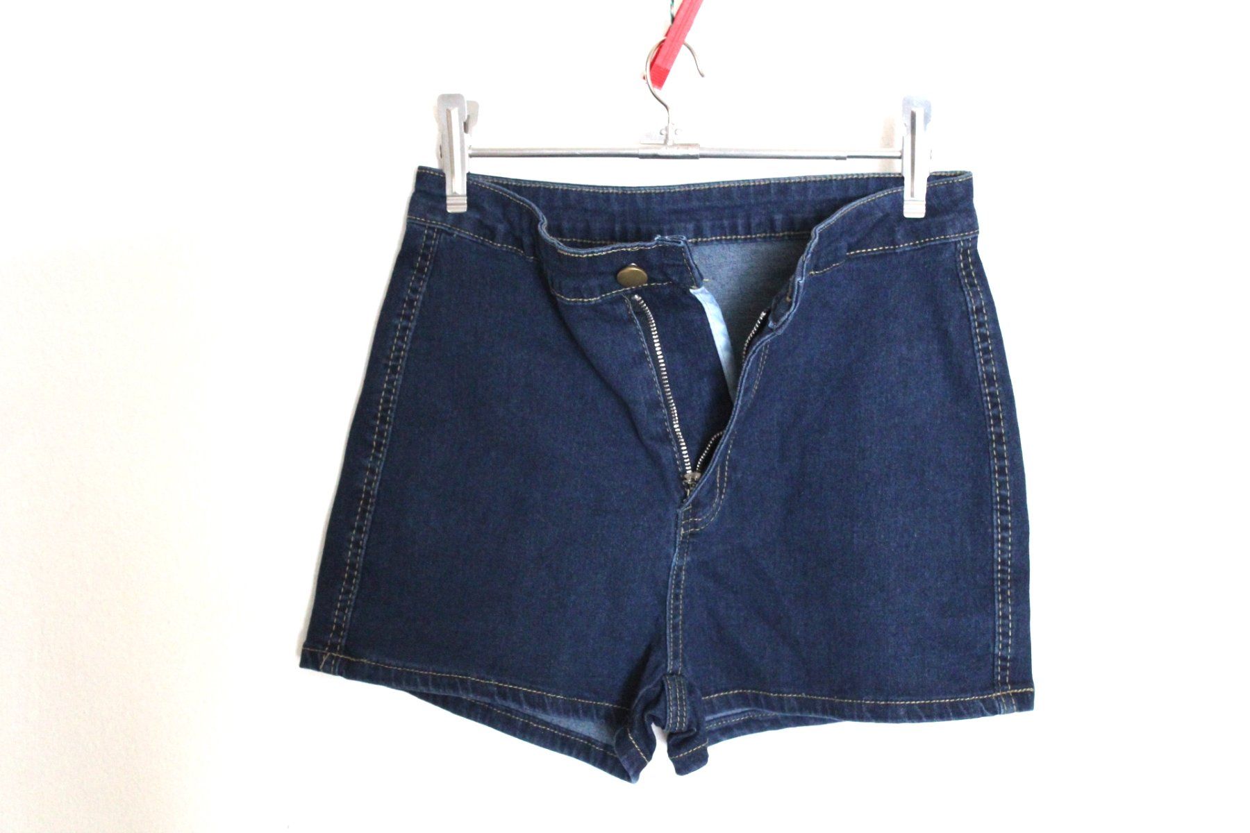 Jeans: Neue , Kurze Jeans, Gr. S – Usato da Locarno venduto da madame-tus-sauds 2