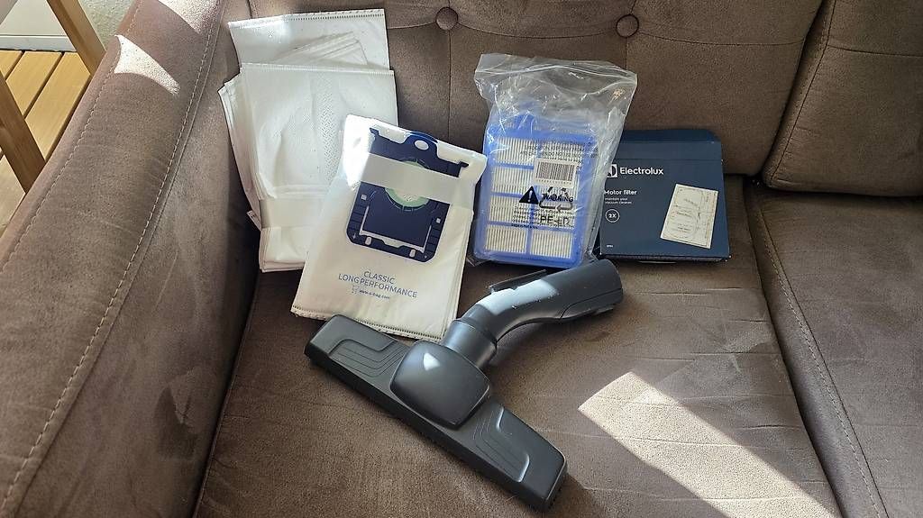 Aspirateurs & Accessoires: Electrolux Staubsauger zubehör – D'occasion à Niederweningen par ste_7rdz
