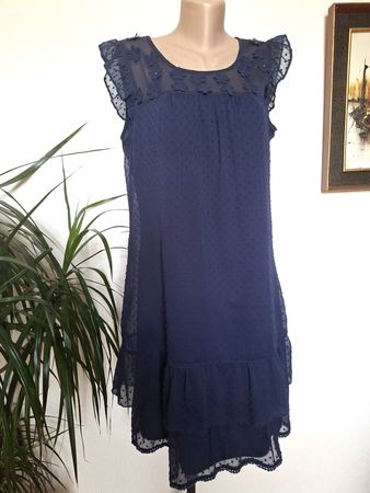 Robe ARMAND THIERY – Plumetis, Fleurs & Volants – Taille L