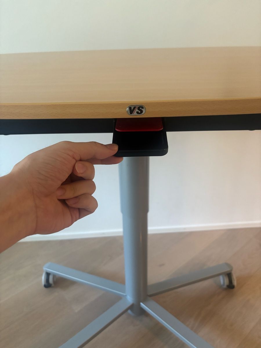 Schreibtische: Höhenverstellbarer Schreibtisch – Gebraucht aus Zürich von mbe_lq9s 3