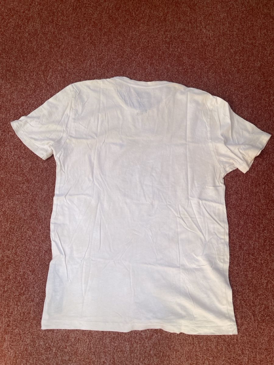 Volcom T-shirt: Volcom T-shirt – Usato da Bassins venduto da Neskwyk 2