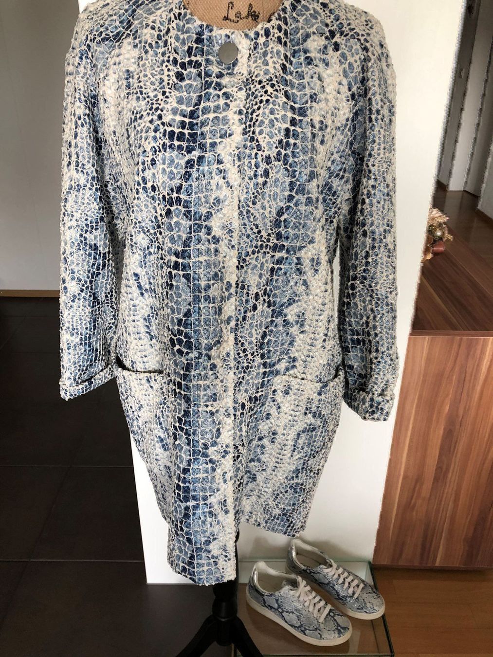 Cappotti: Design Damen Mantel Gr. 38 /40 Schlangenoptik – Nuovo (secondo la descrizione) da Emmenbrücke venduto da Ladyboutique 3