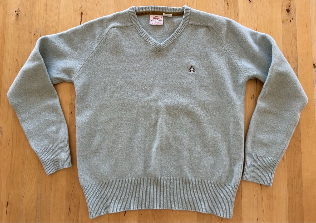 Pullover & Sweatshirts: Penguin Pullover V-Neck Lambswool Blue Medium – Gebraucht aus Zürich von Sophie0569