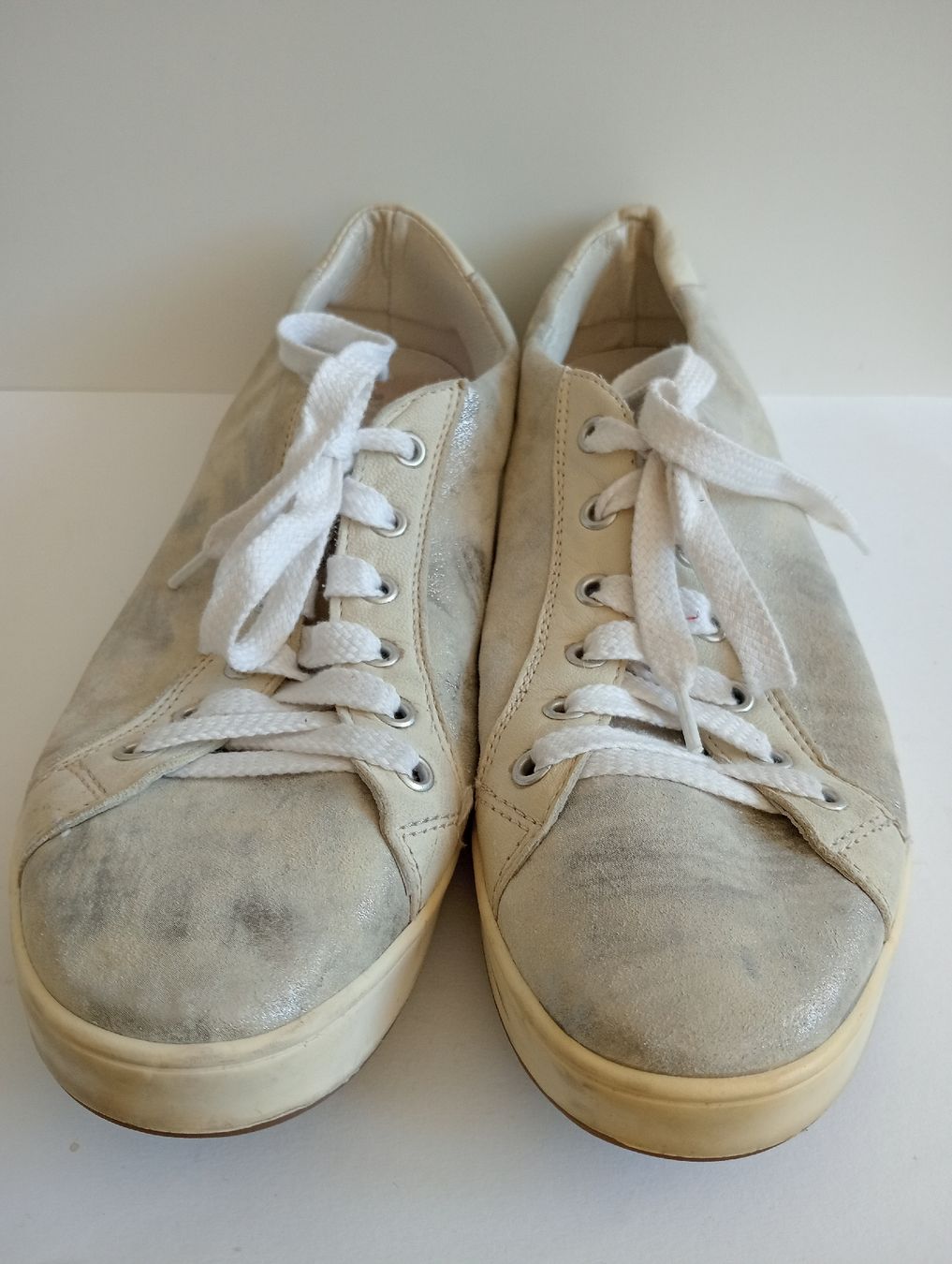 Scarpe da donna: Strenesse Damen Sneaker Wildleder Beige Gr. 40 – Usato da Allschwil venduto da Evgeniia78 3