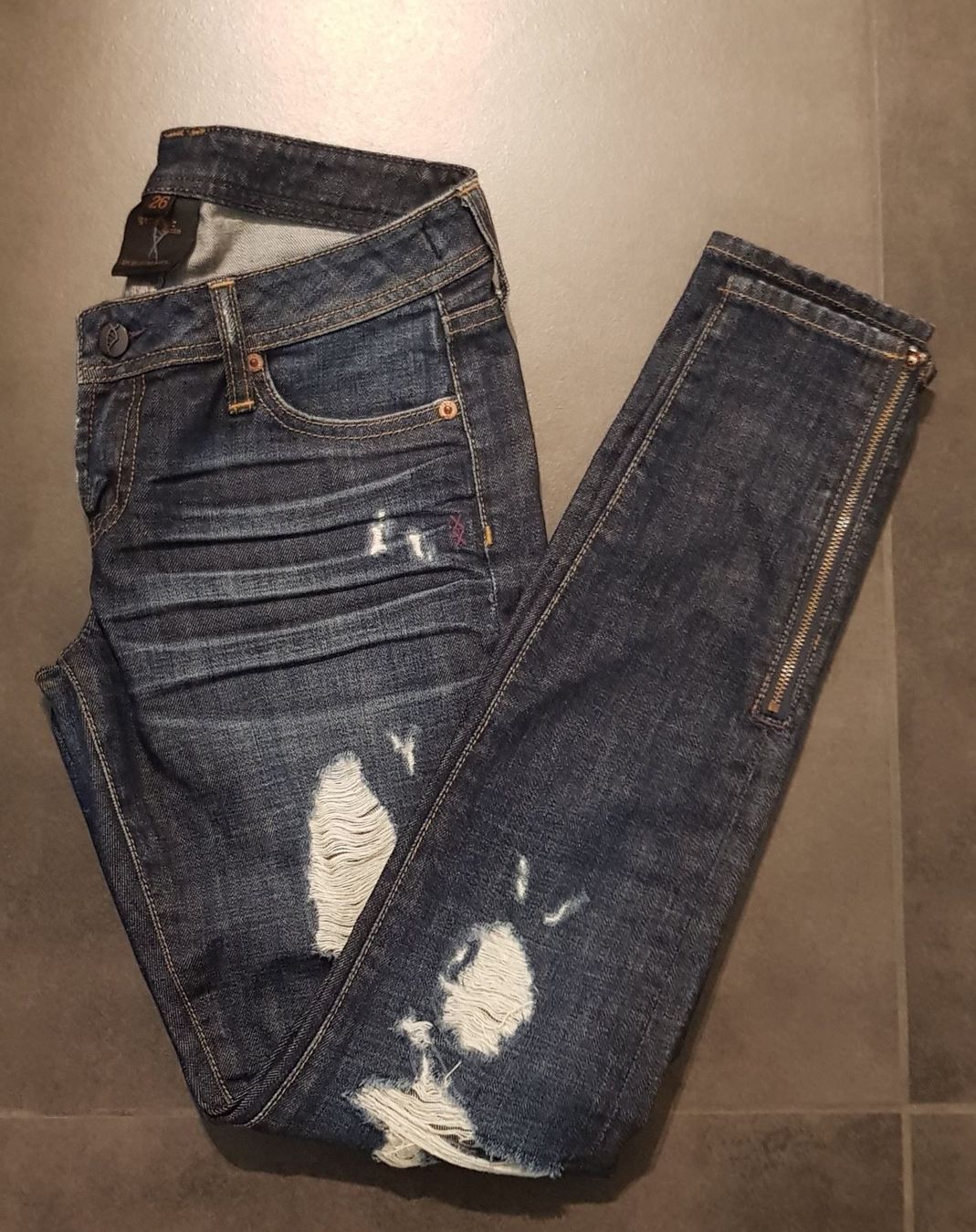 Jeans: Lässige Brand Jeanshose Gr 26 – Neu und originalverpackt aus Richterswil von adora88