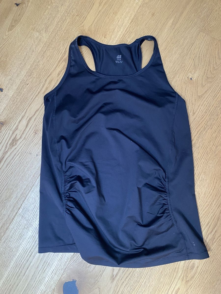 Top: Umstands Top Sport Grösse S – Usato da Hohentannen venduto da Hawaii29